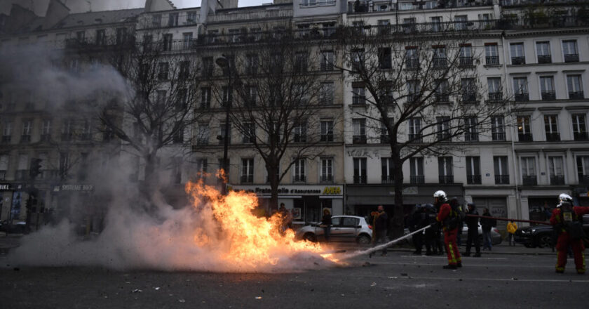 la razón detrás de las violentas protestas en París
